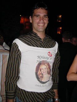 Do you know this man? He said he was from Perth, Australia. He's wearing Sarah's t-shirt. Groovy.