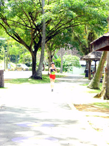 Andrea still going strong around the 9km mark.